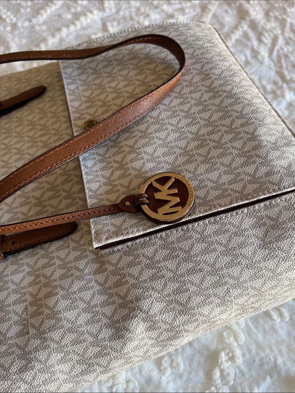 Michael Kors Purse - Picture 7 of 7